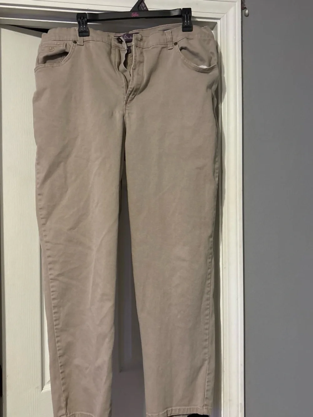 Women’s Khaki Straight-Leg Jeans
